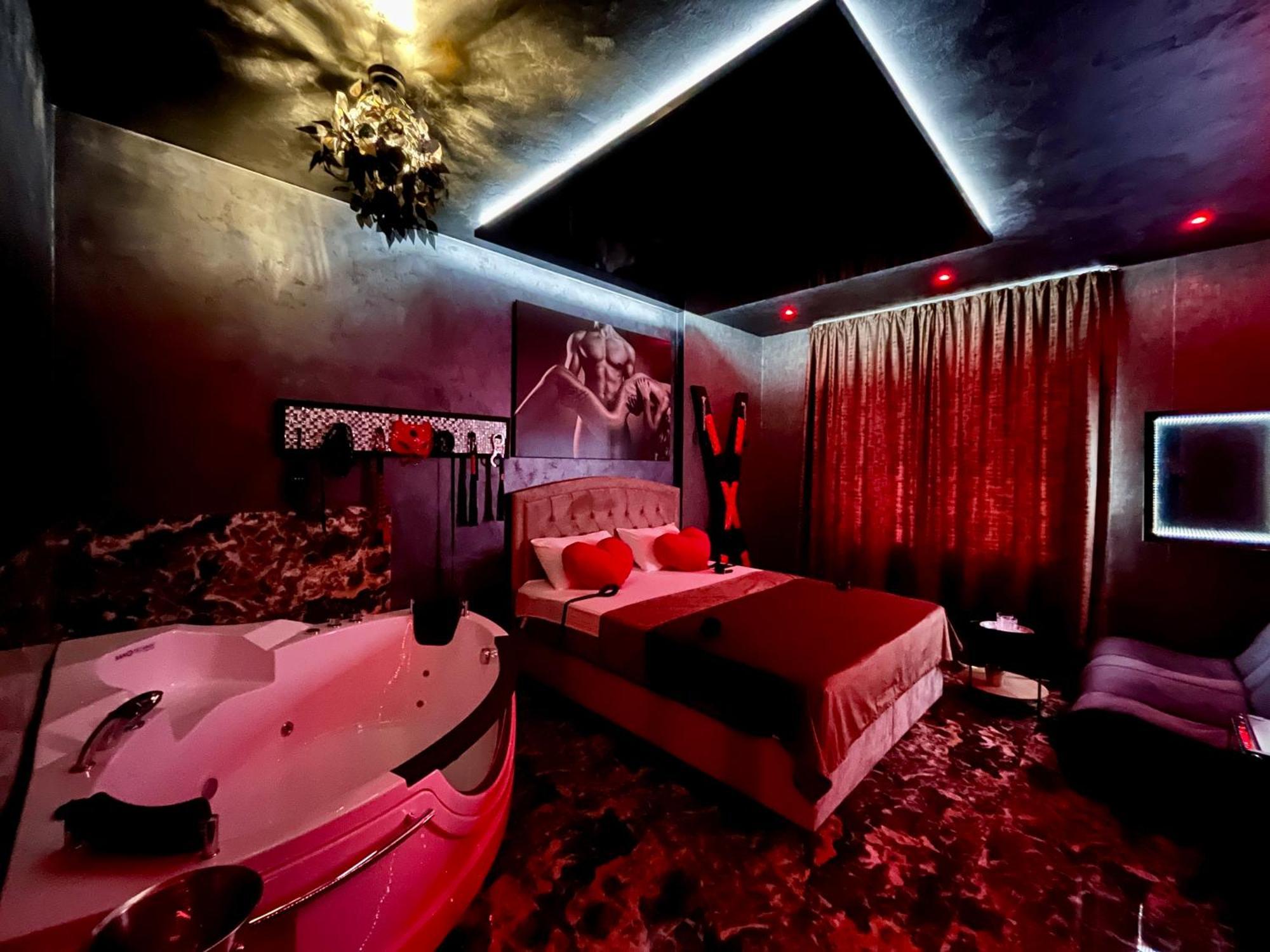 Love Room Bucharest Exterior photo