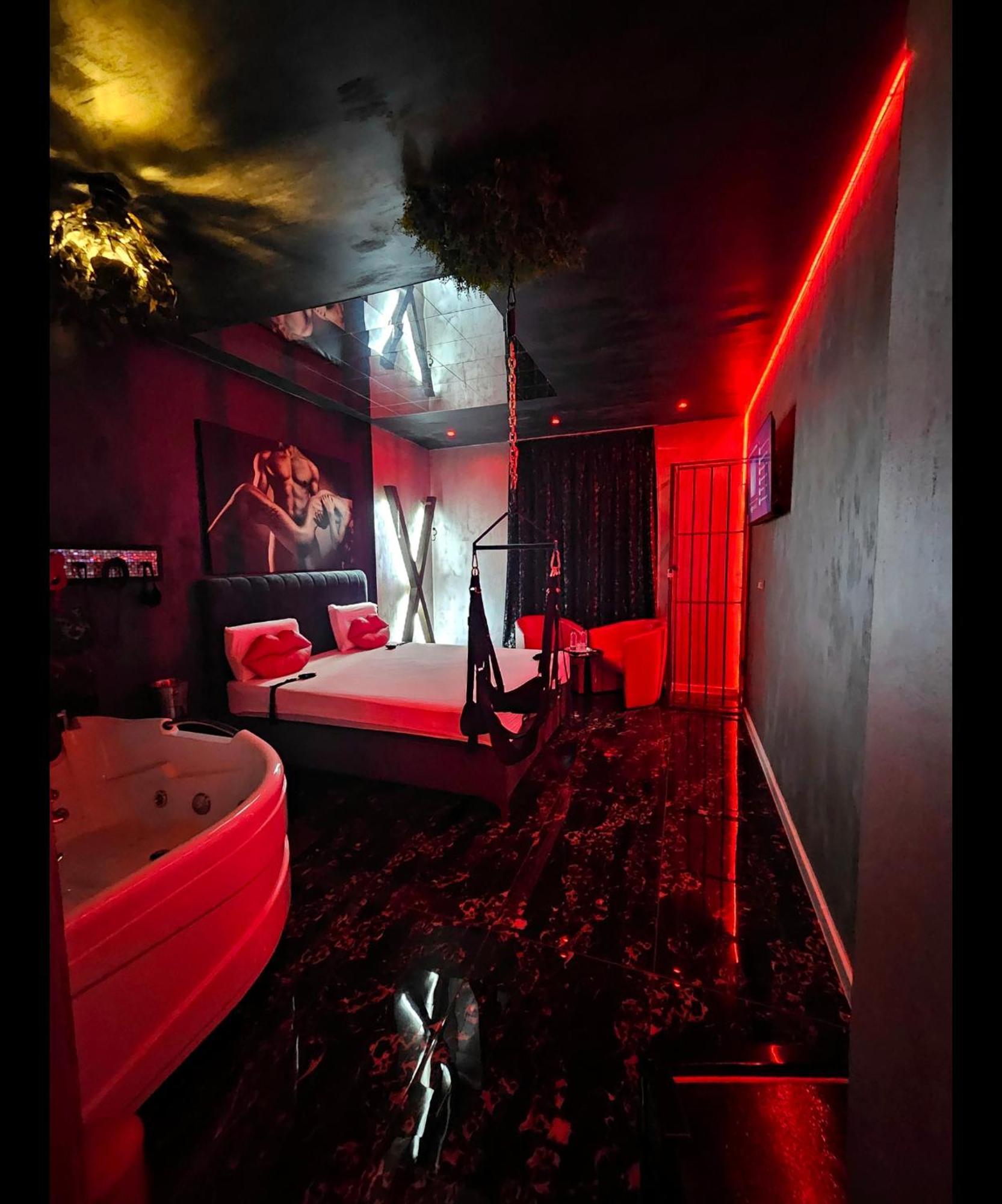 Love Room Bucharest Exterior photo